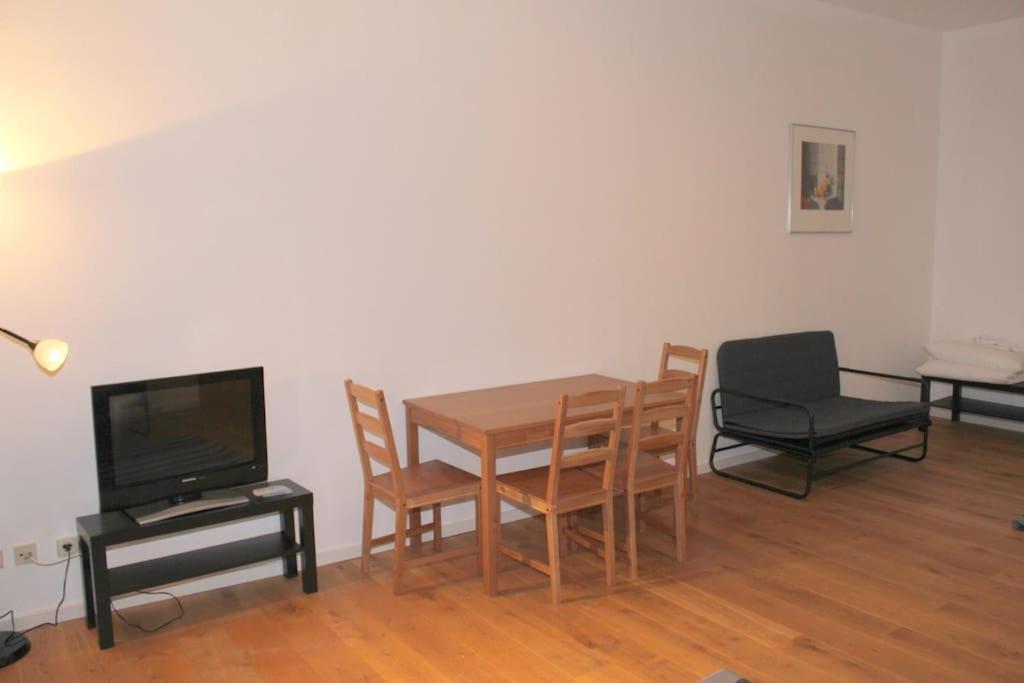 Mainhatten Apartment Франкфурт на Майн Стая снимка
